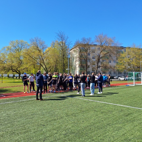 õpilased Kadaka staadionil
