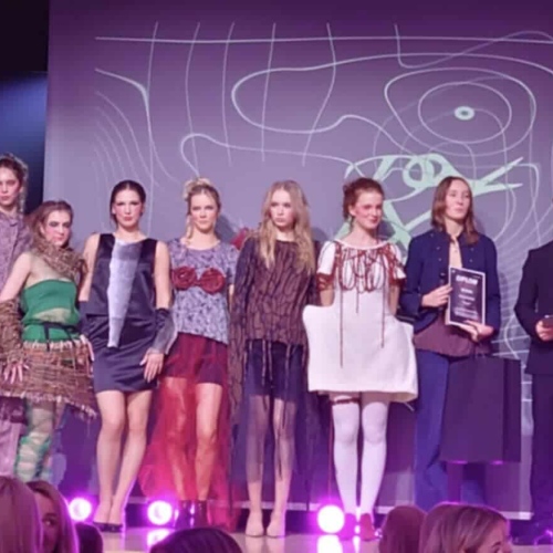 Kirke Pettai kollektsiooniga laval