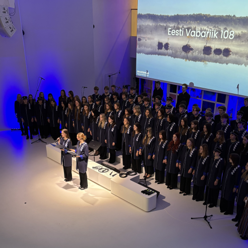 Koor ja päevajuhid aktusel