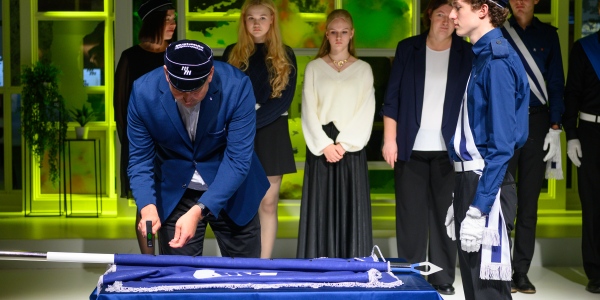 Lipu naelutamine_foto Carl Gustav Moritz