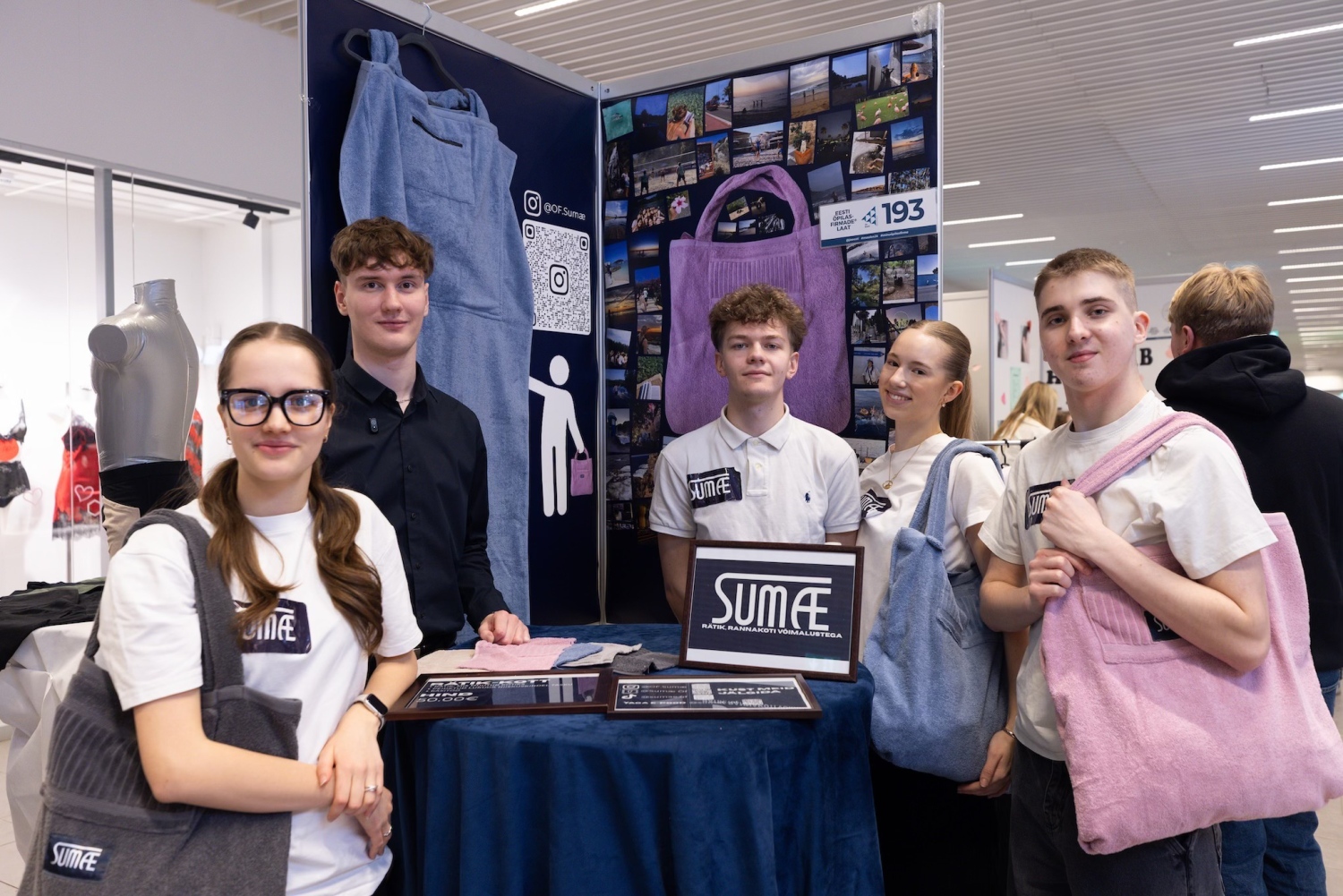 Murglased ja õpilasfirma liikmed laadal